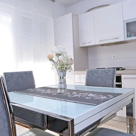 Apartment Dona *