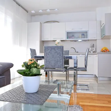 Apartment Dona *