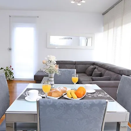 Dona Apartment *